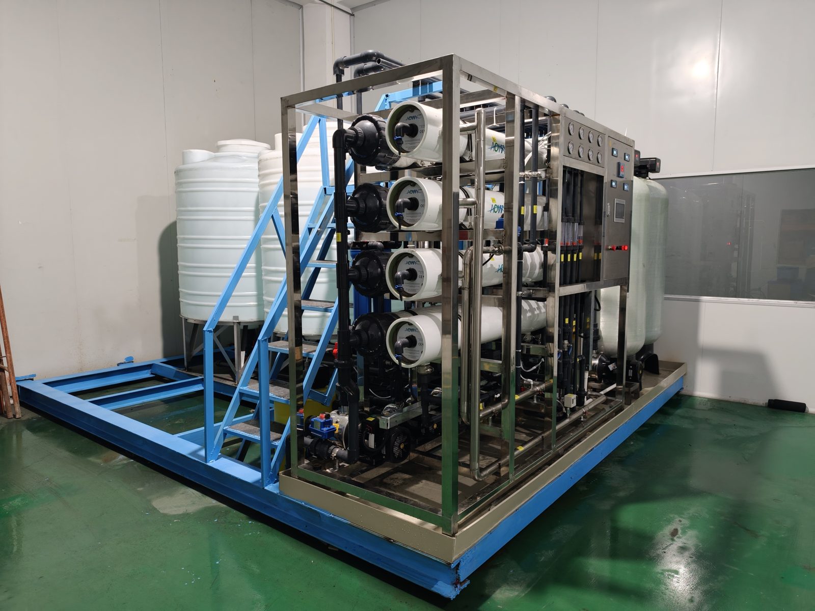 RO water treatment skid with dosing pump station