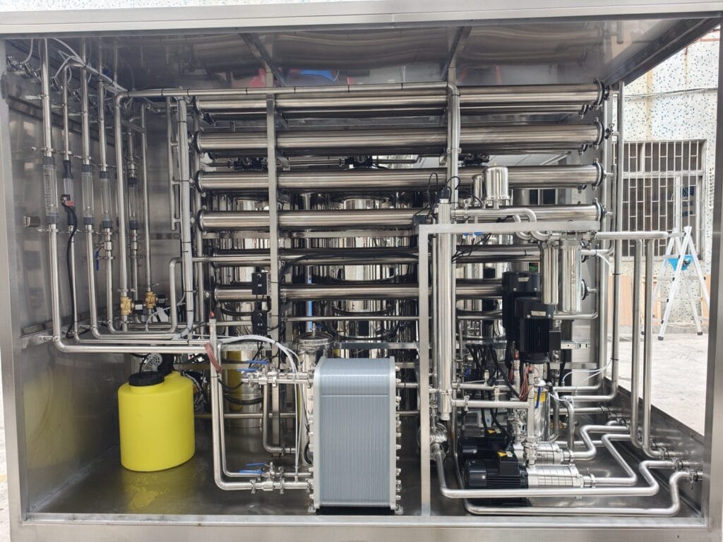 Compact stainless water purification cabinet